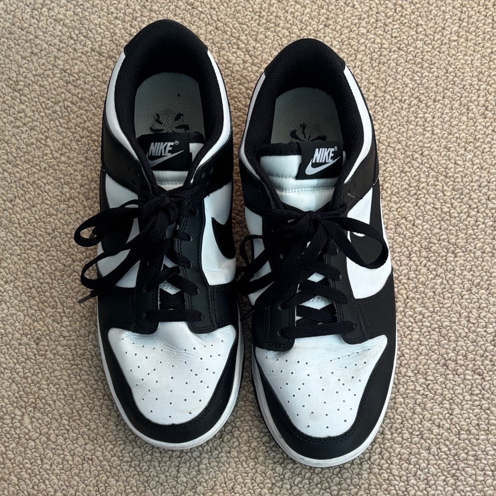 Nike women's Classic Black and White Sneakers low dunk